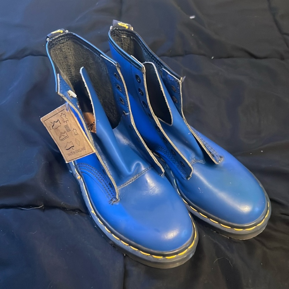 Dr Martens Air Wair Combat Boots NWT